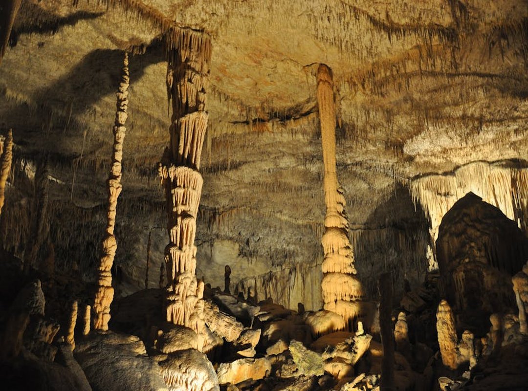 anglehozary cave